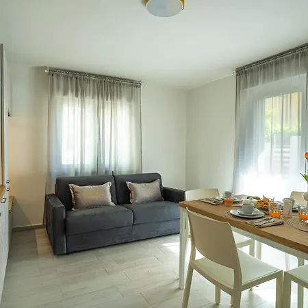 Pra-tu Design A 100m Dal Mare - P R A T U R E C C I Group *