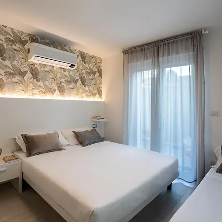 Pra-tu Design A 100m Dal Mare - P R A T U R E C C I Group * Ριτσιόνε