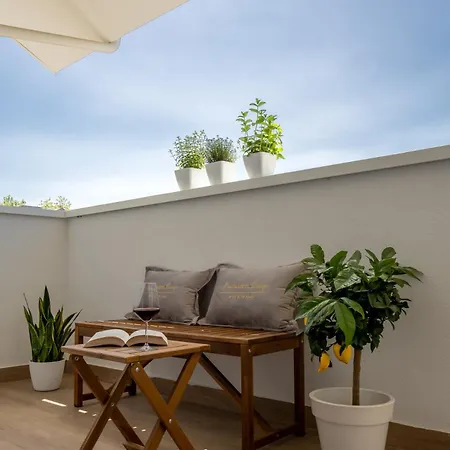 Διαμέρισμα Pra-tu Design A 100m Dal Mare - P R A T U R E C C I Group