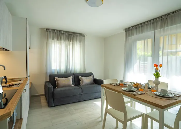 Pra-tu Design A 100m Dal Mare - P R A T U R E C C I Group *