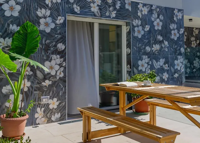 Pra-tu Design A 100m Dal Mare - P R A T U R E C C I Group Riccione