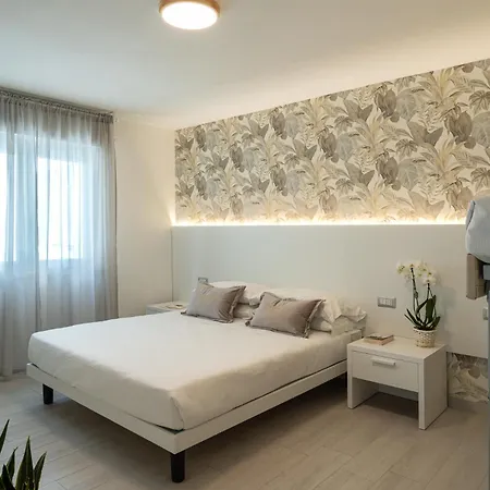 Pra-tu Design A 100m Dal Mare - P R A T U R E C C I Group Апартаменты Риччоне