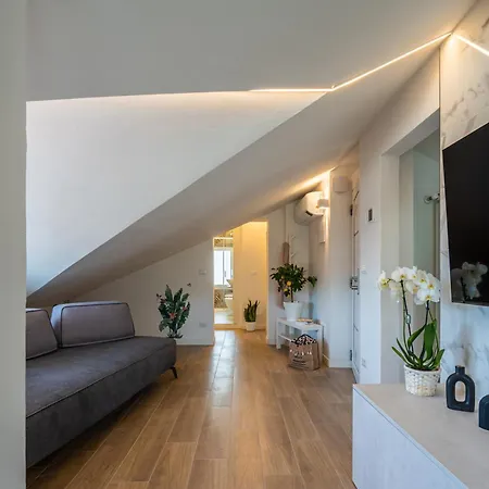Pra-tu Design A 100m Dal Mare - P R A T U R E C C I Group Апартаменты Риччоне