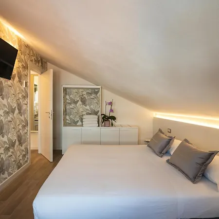 Pra-tu Design A 100m Dal Mare - P R A T U R E C C I Group