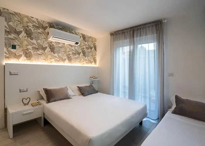 Pra-tu Design A 100m Dal Mare - P R A T U R E C C I Group * Riccione