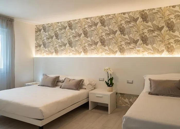 Pra-tu Design A 100m Dal Mare - P R A T U R E C C I Group Apartman *