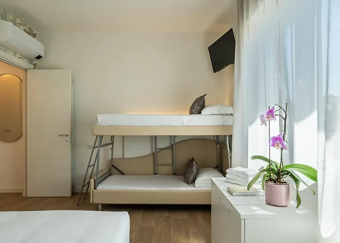 Pra-tu Design A 100m Dal Mare - P R A T U R E C C I Group