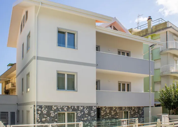 Apartment Pra-tu Design A 100m Dal Mare - P R A T U R E C C I Group *